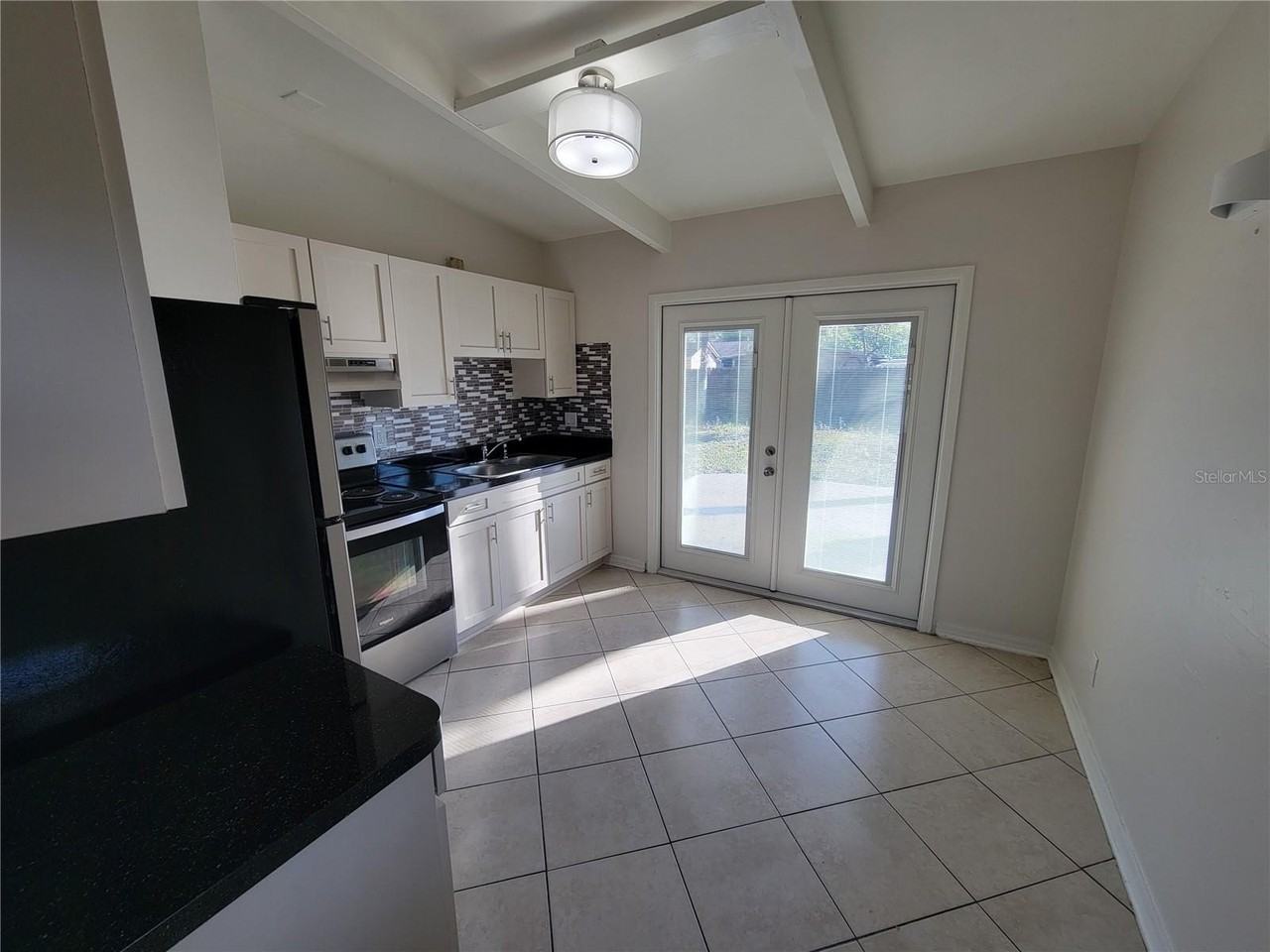 1212 Windermere Way - Photo 5 of 17
