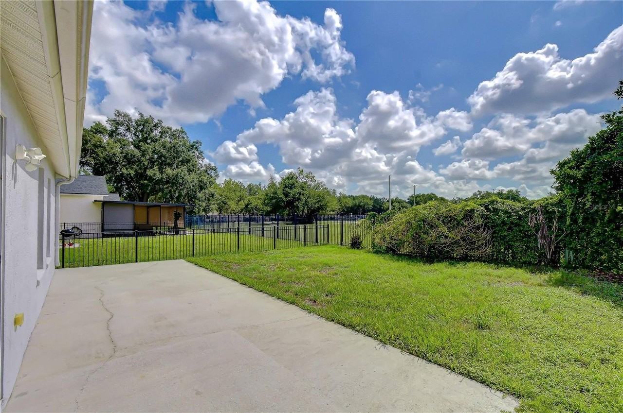 6010 Skylarkcrest Dr - Photo 3 of 31