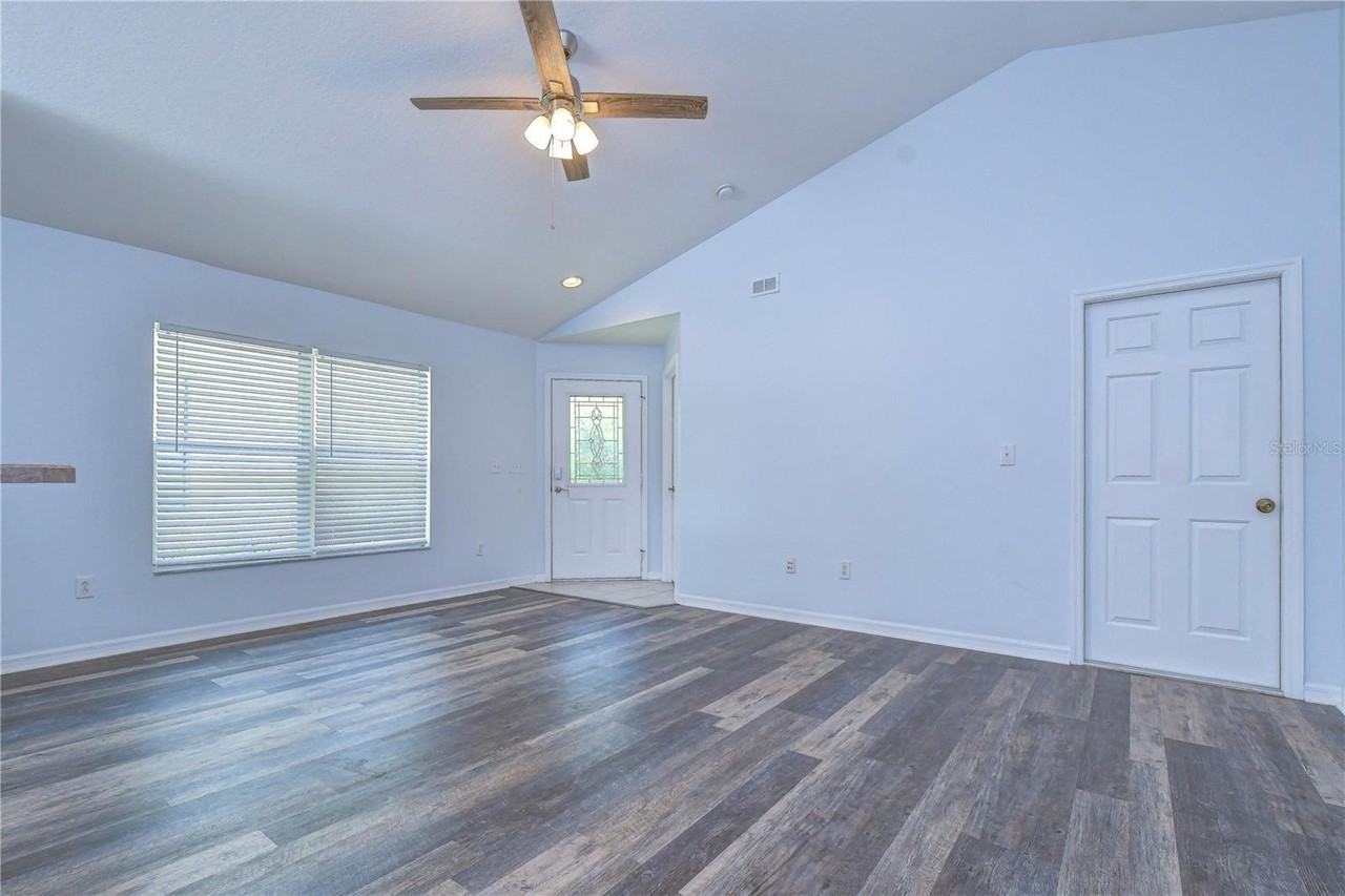 6010 Skylarkcrest Dr - Photo 5 of 31