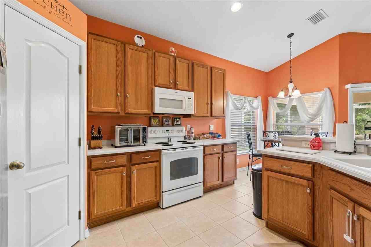 4017 Langdrum Dr - Photo 3 of 38