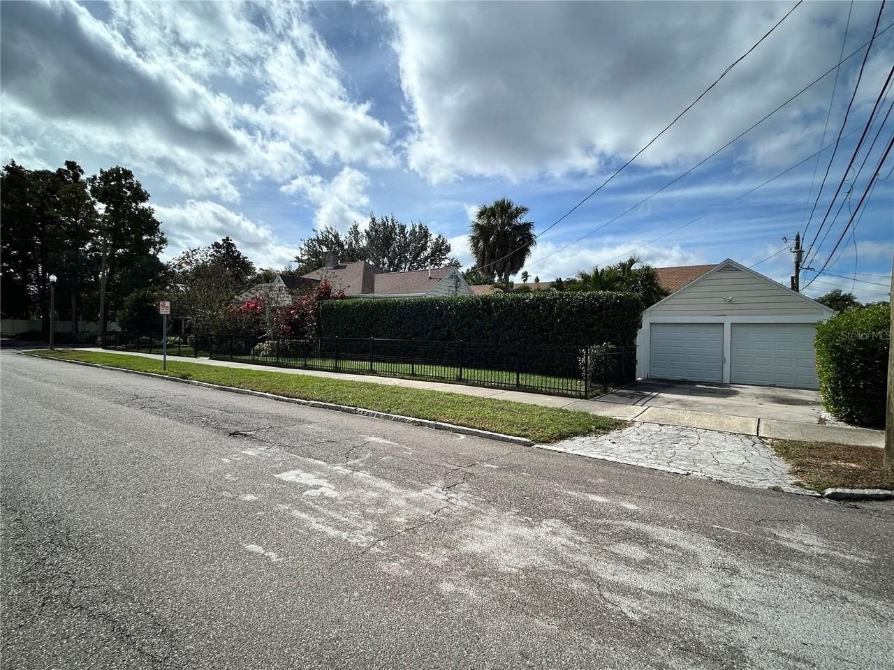 701 29th Ave N - Photo 2 of 20