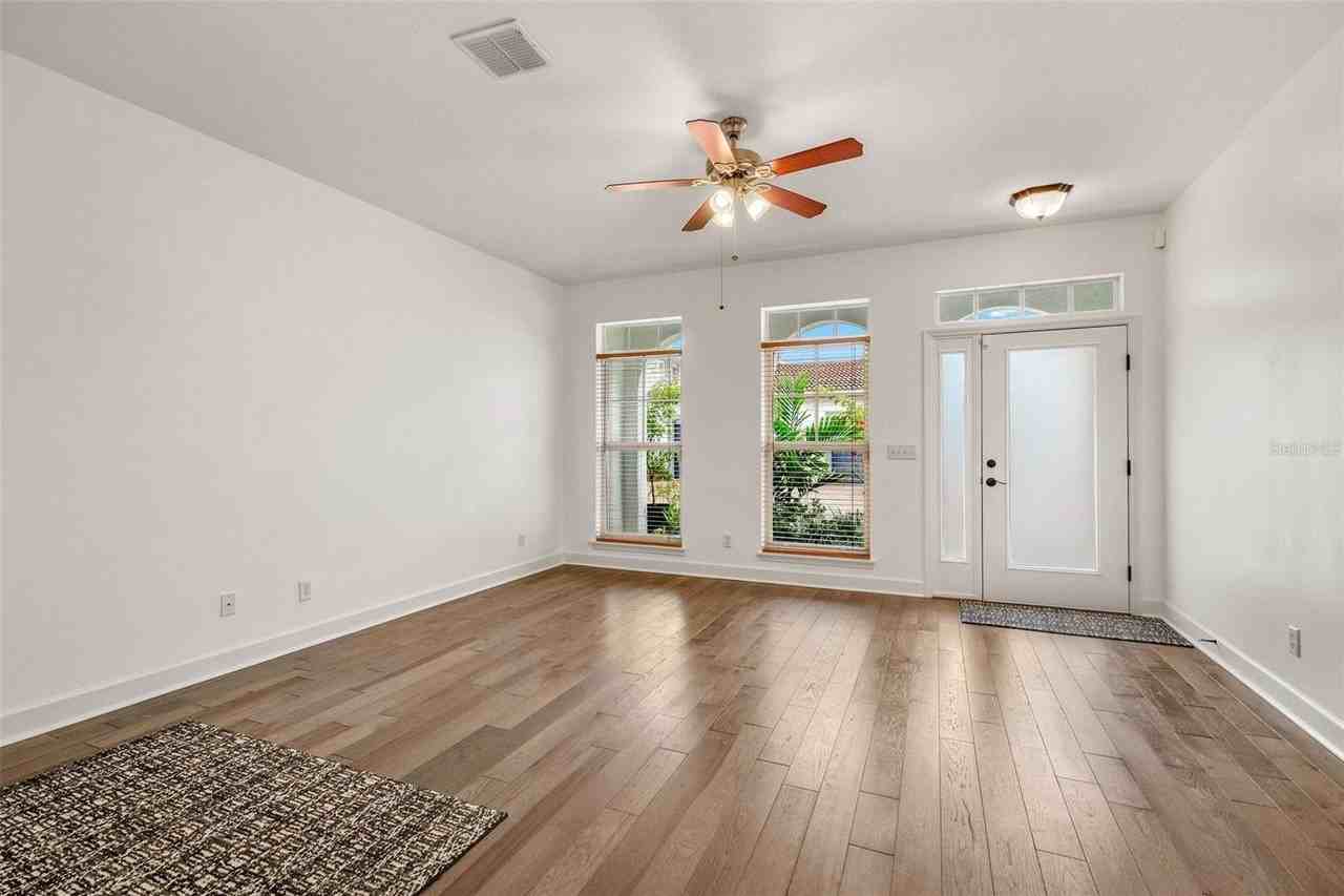 628 3rd Ave S - Photo 6 of 22