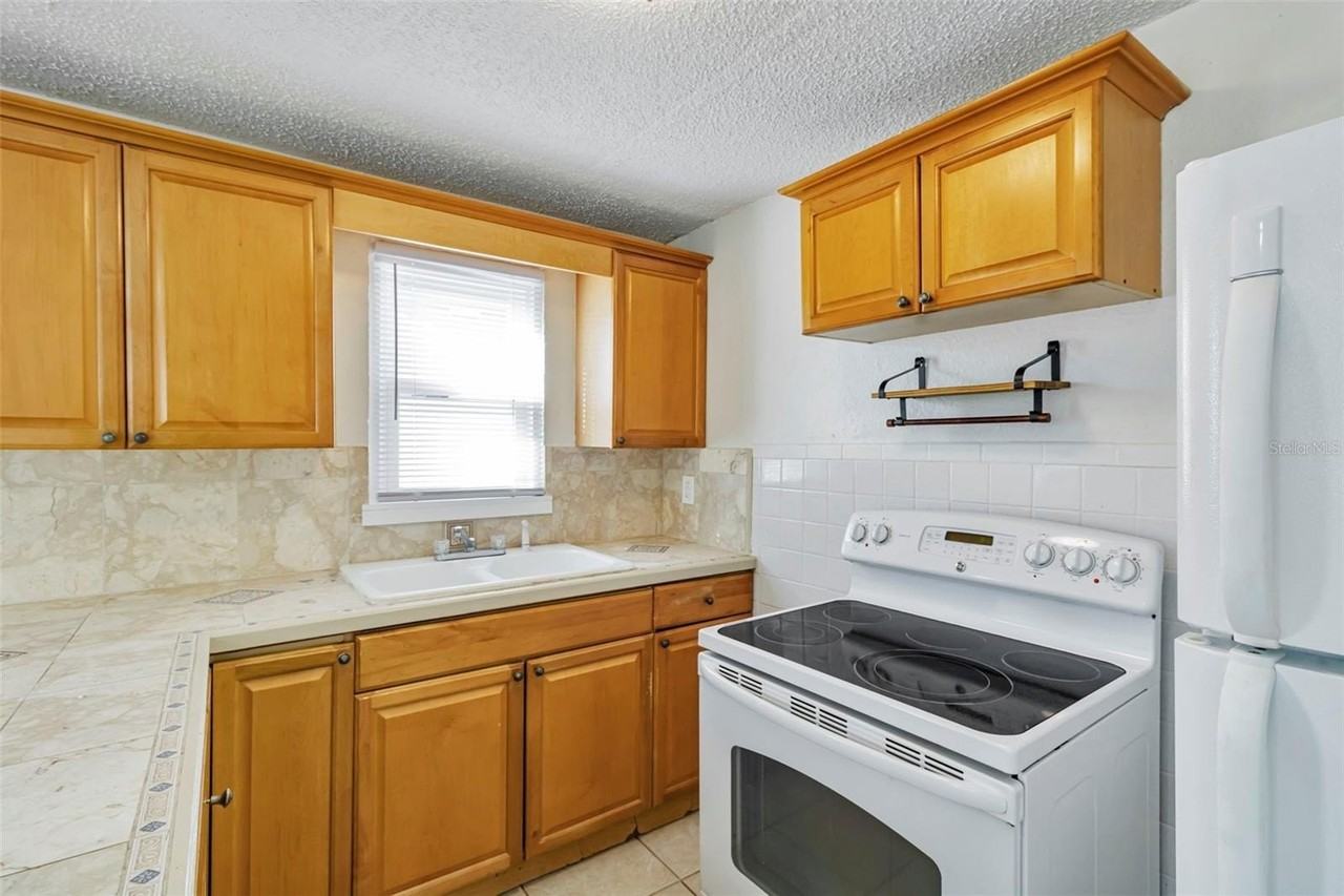 809 Illinois Ave - Photo 5 of 14
