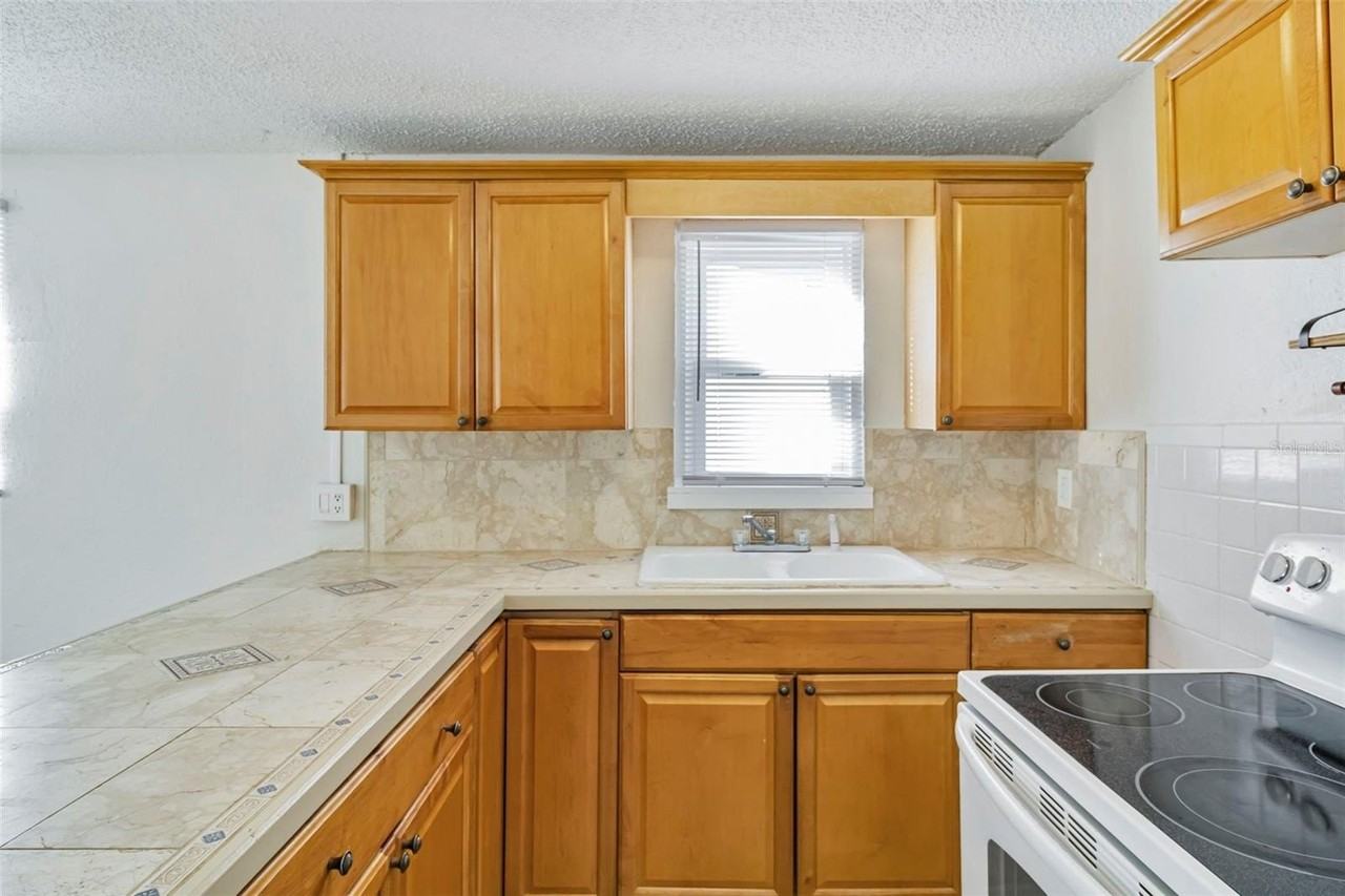 809 Illinois Ave - Photo 6 of 14
