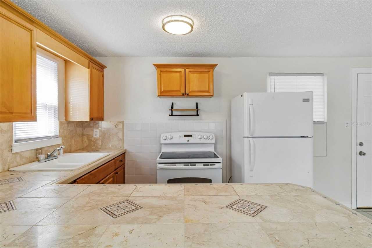 809 Illinois Ave - Photo 7 of 14