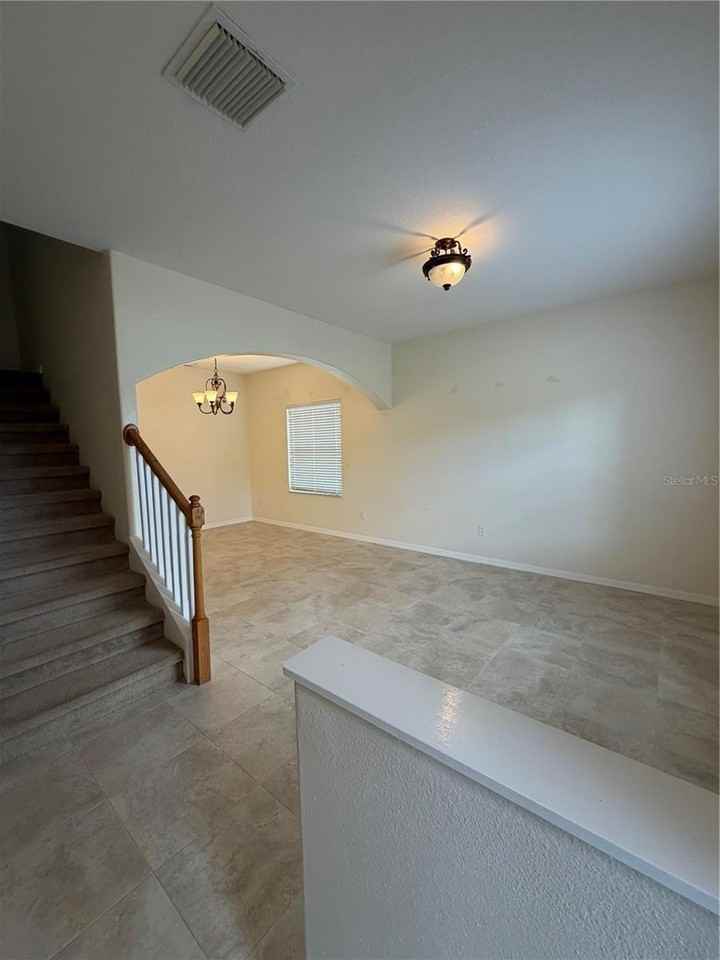 31037 Baclan Dr - Photo 4 of 9