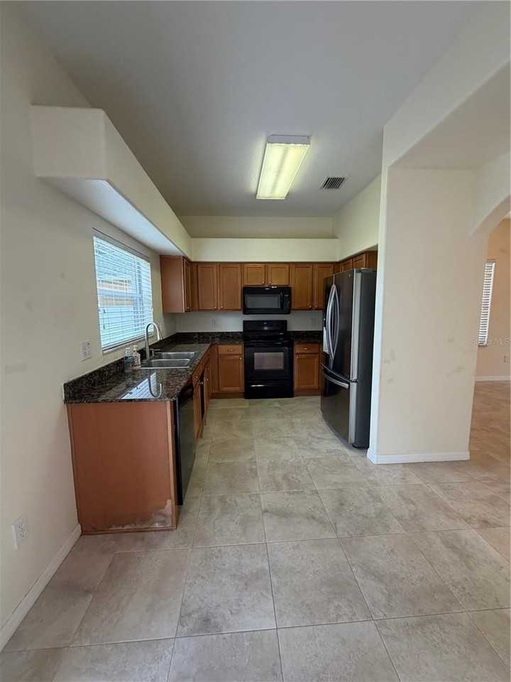 31037 Baclan Dr - Photo 5 of 9