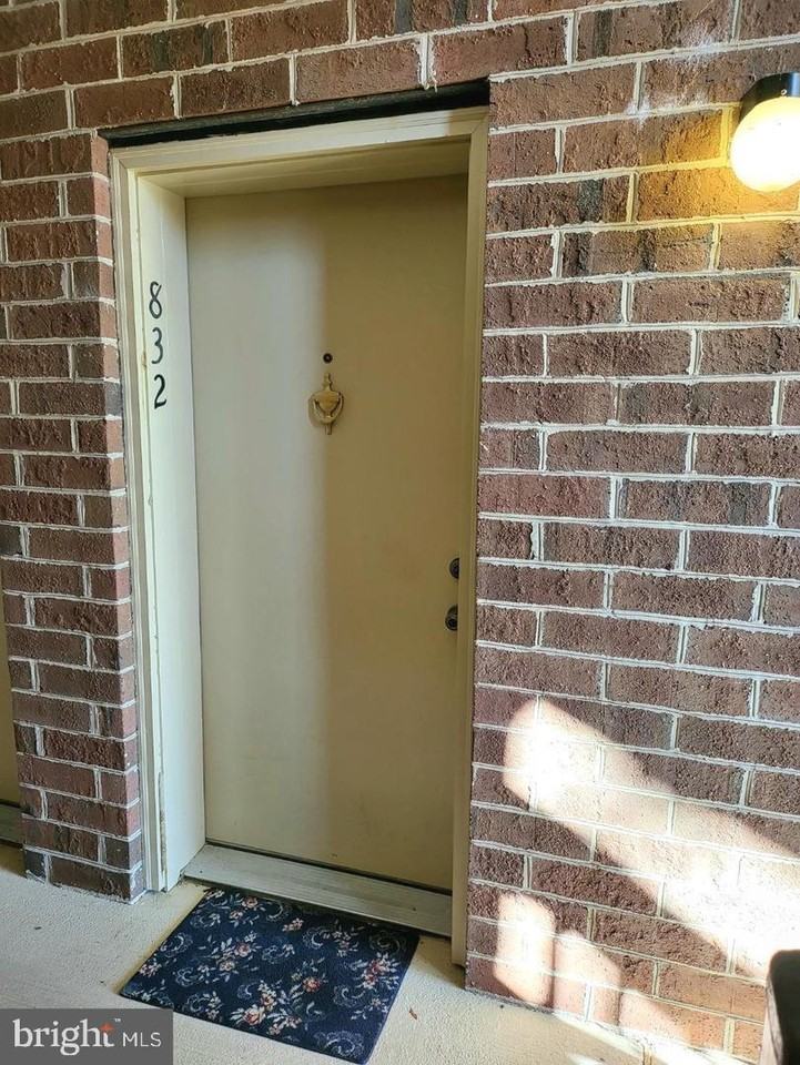 44788 Locust Ridge Ct - Photo 2 of 10