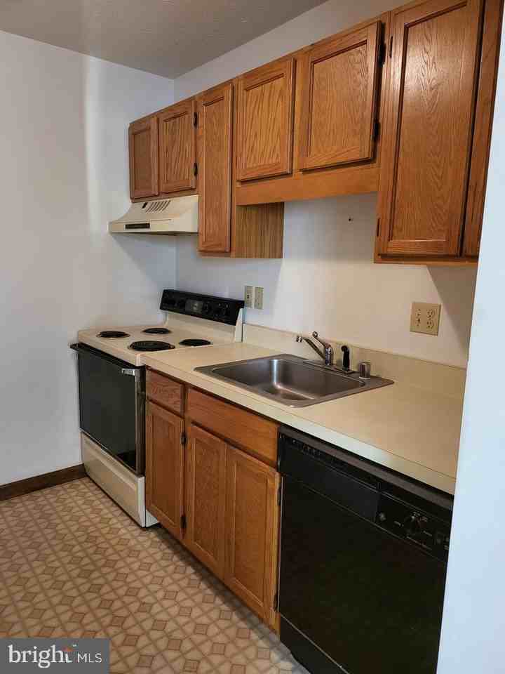 44788 Locust Ridge Ct - Photo 4 of 10