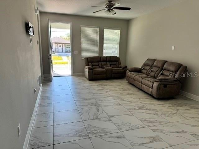 2531 W Walnut St - Photo 5 of 18
