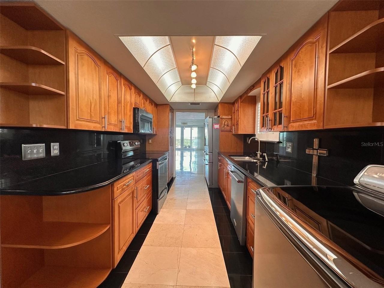 2699 Seville Blvd #701 - Photo 4 of 30