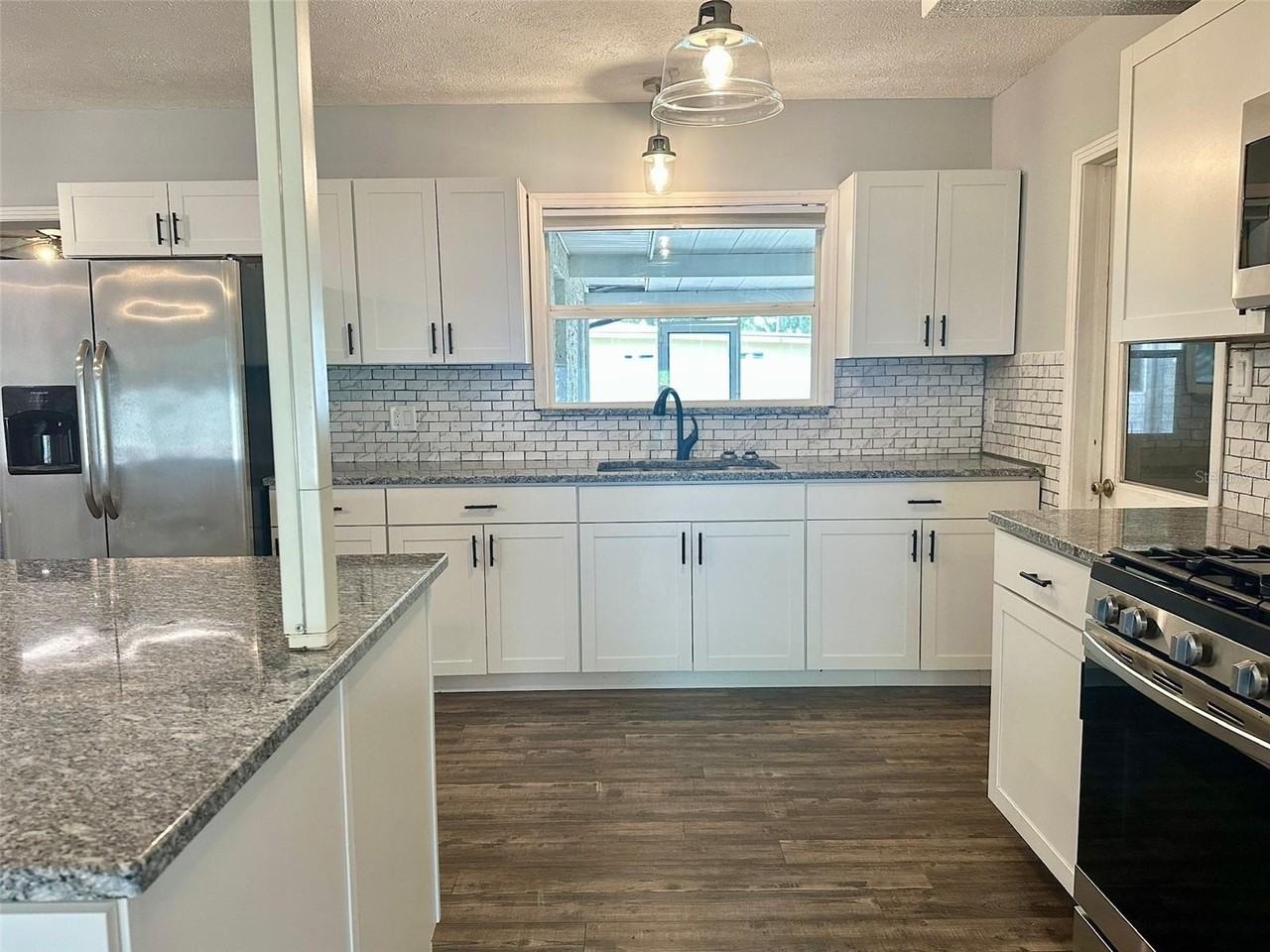 5936 Elm St - Photo 6 of 30