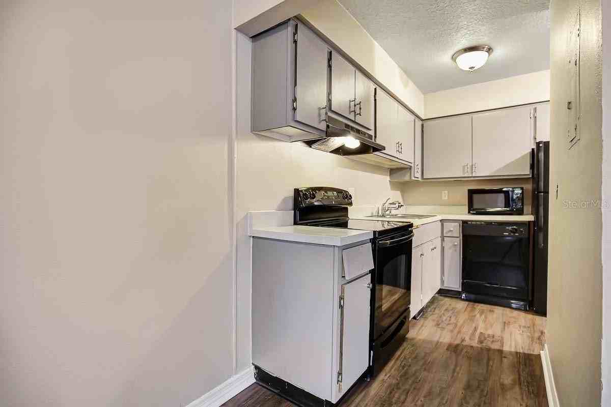 4995 Cobia Dr Se #D - Photo 6 of 11