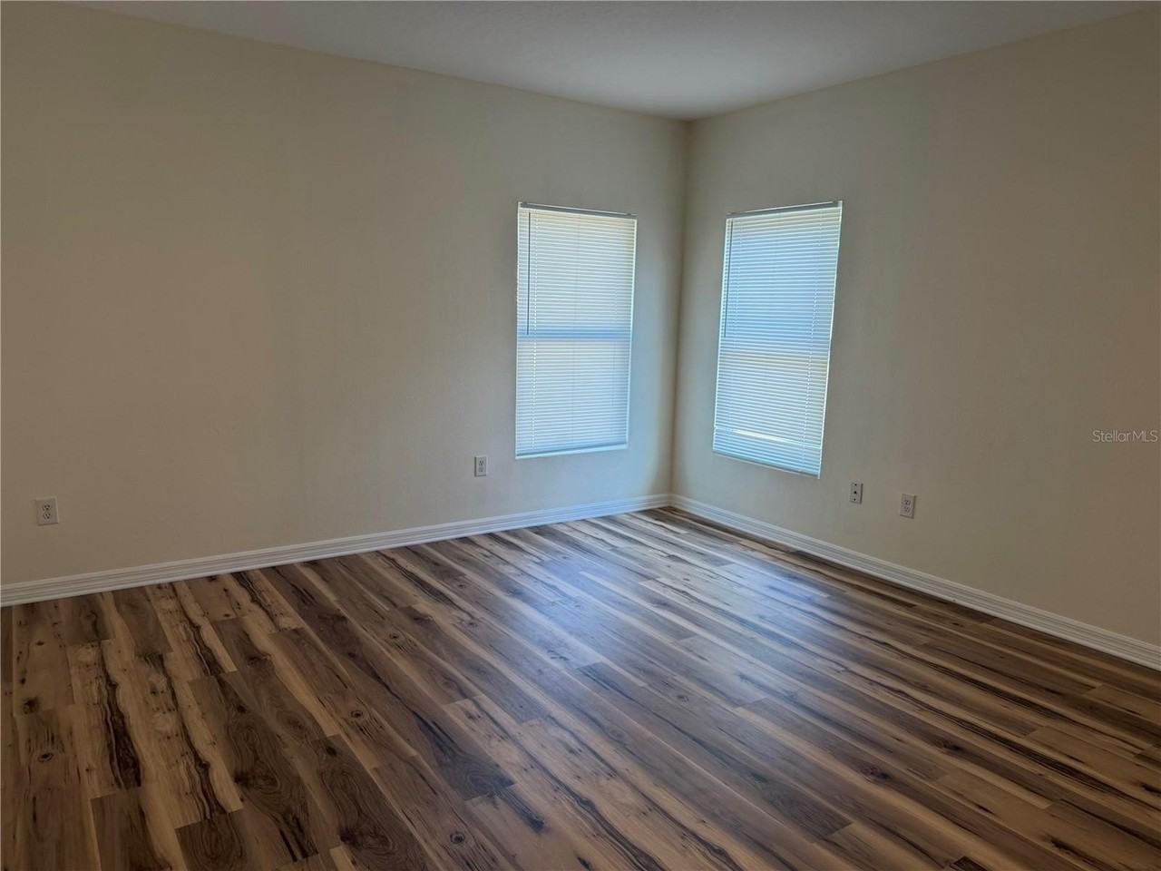 10119 Candleberry Woods Ln - Photo 5 of 10