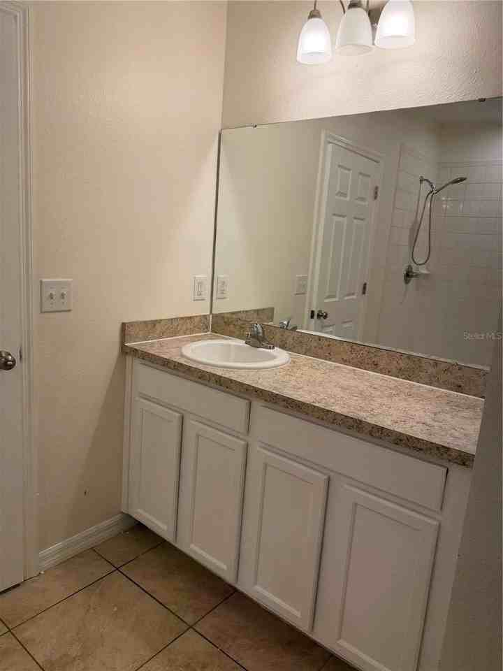 10119 Candleberry Woods Ln - Photo 7 of 10