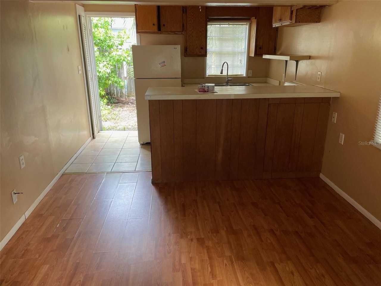 1661 27th Ave N - Photo 3 of 7