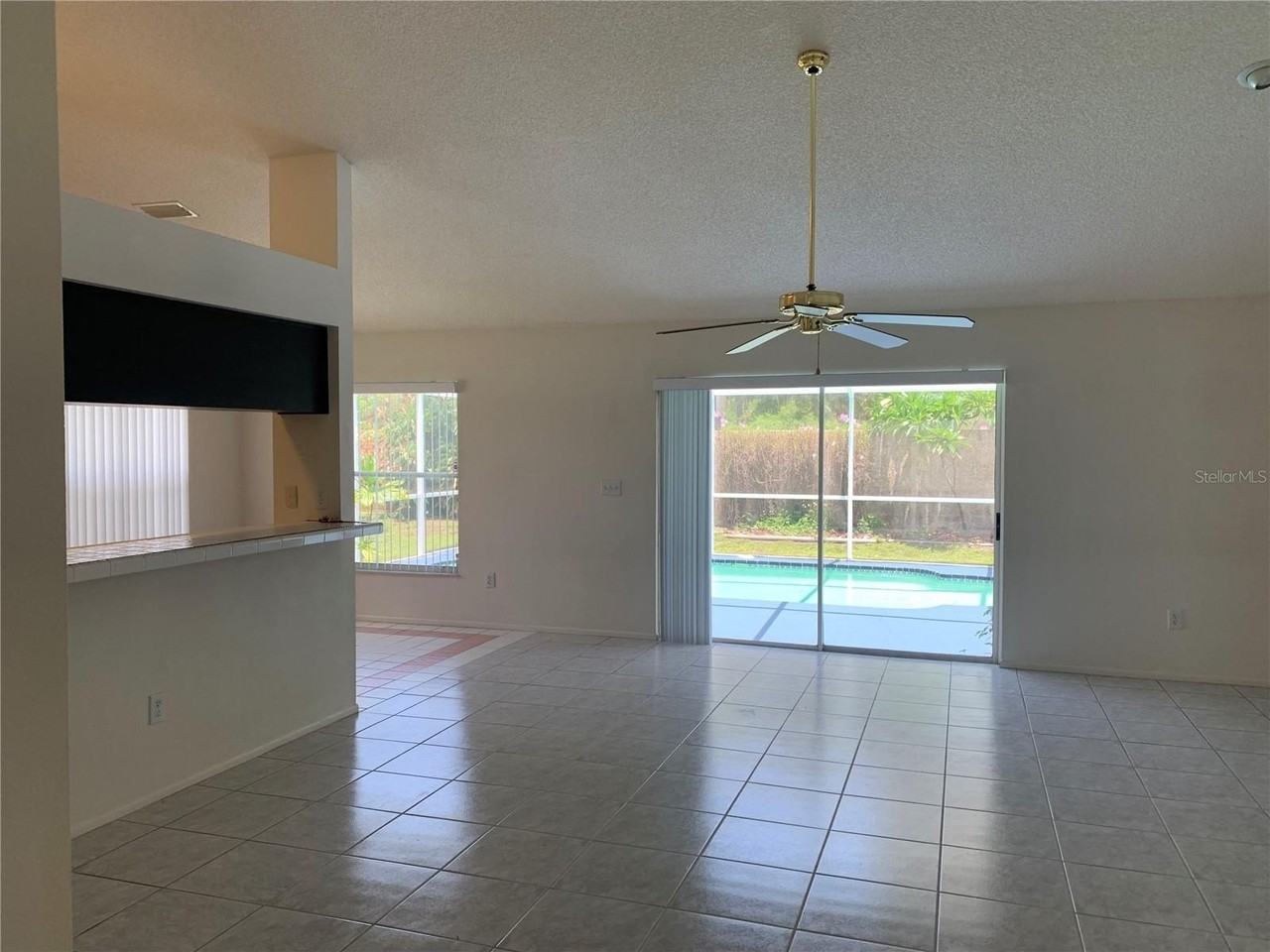 11417 Glenmont Dr - Photo 4 of 17