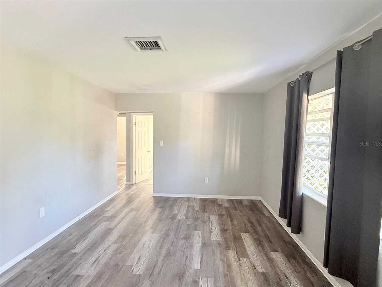 6041 43rd Ave N - Photo 2 of 33