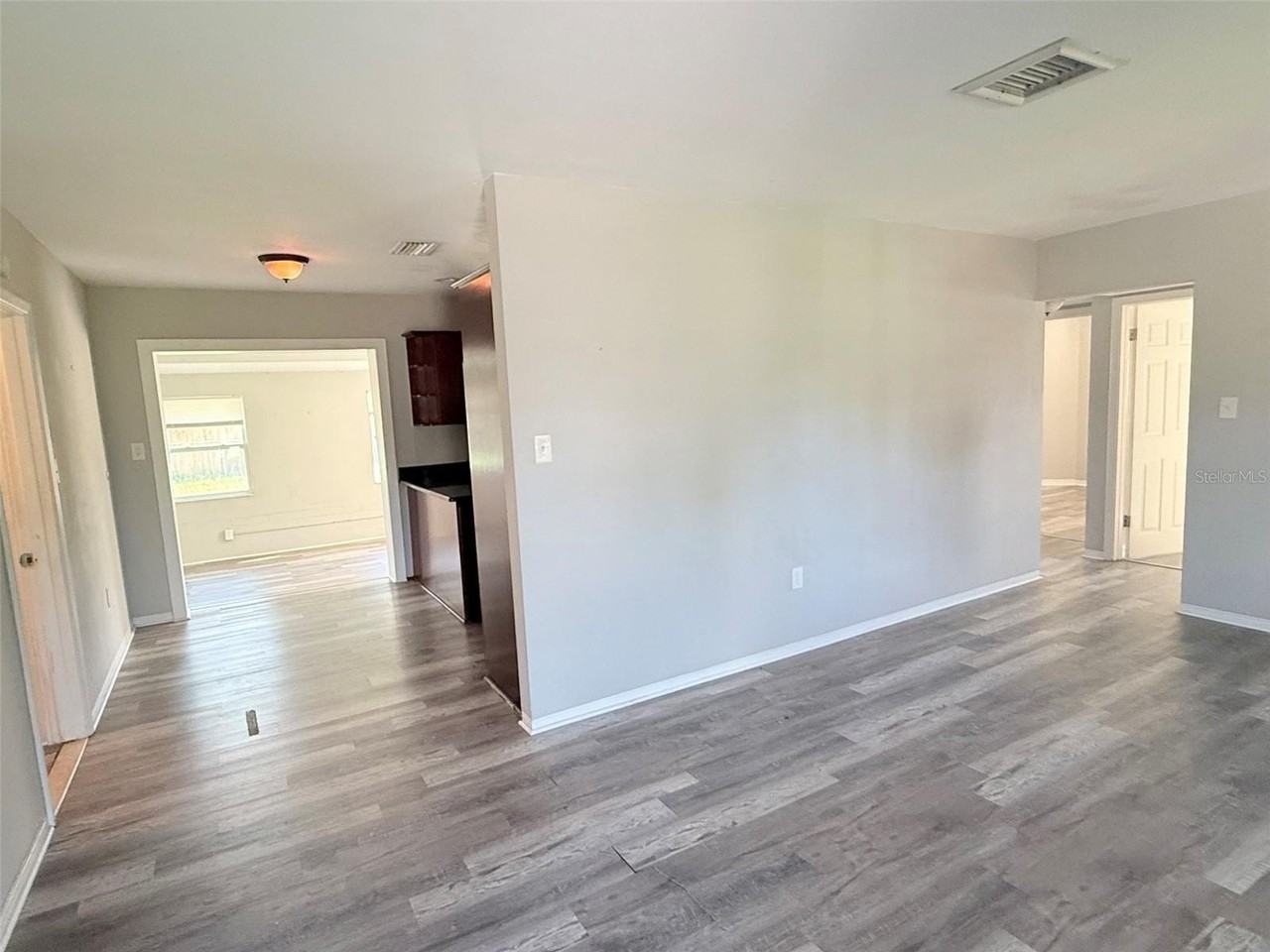 6041 43rd Ave N - Photo 5 of 33