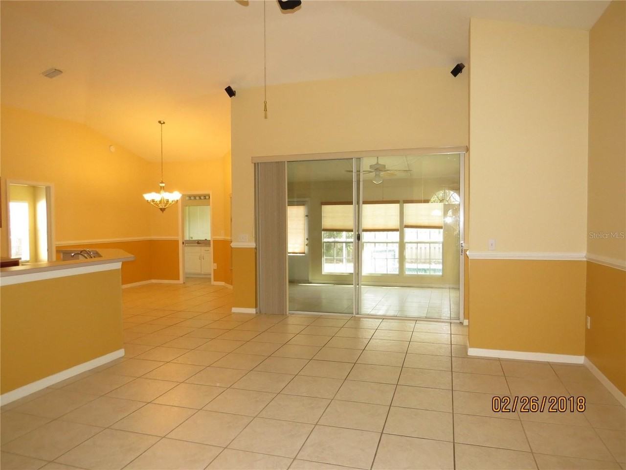 9427 Hunters Pond Dr - Photo 3 of 29