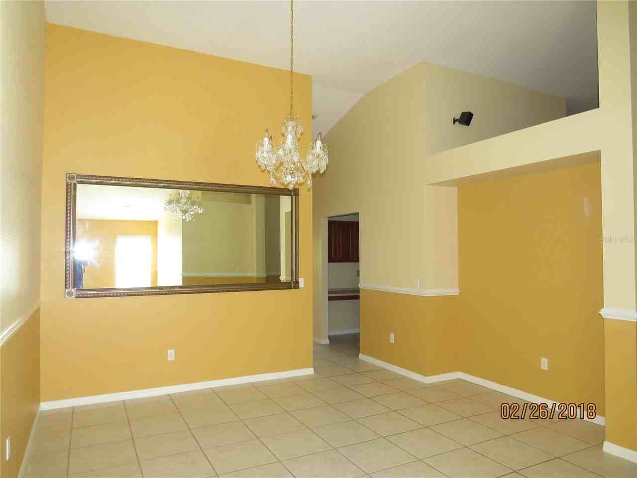 9427 Hunters Pond Dr - Photo 4 of 29