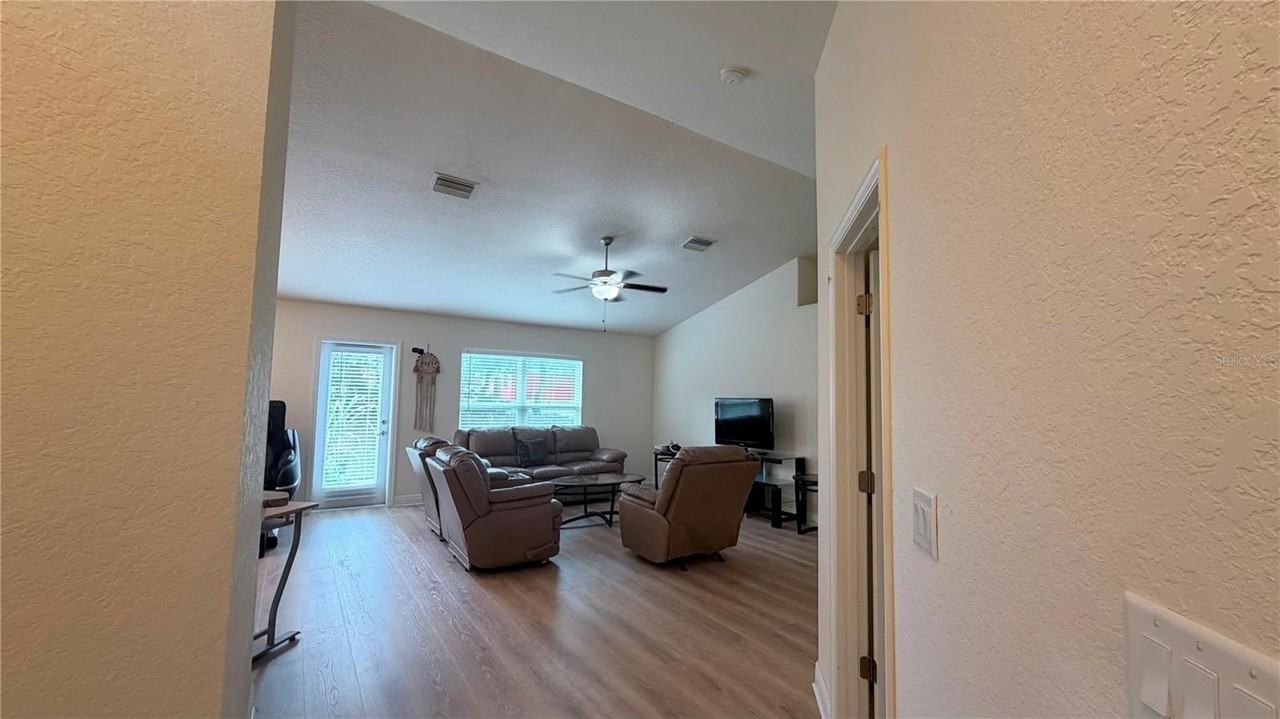 13064 Pirate Ln - Photo 4 of 29