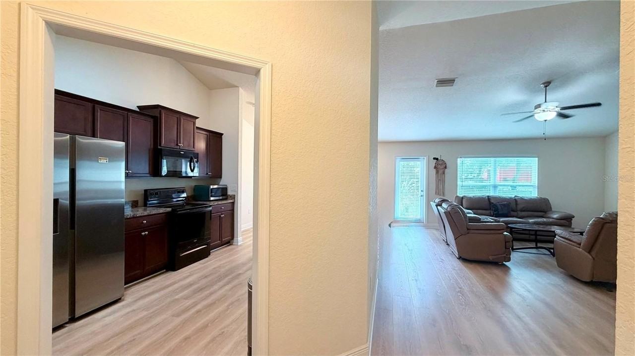 13064 Pirate Ln - Photo 5 of 29