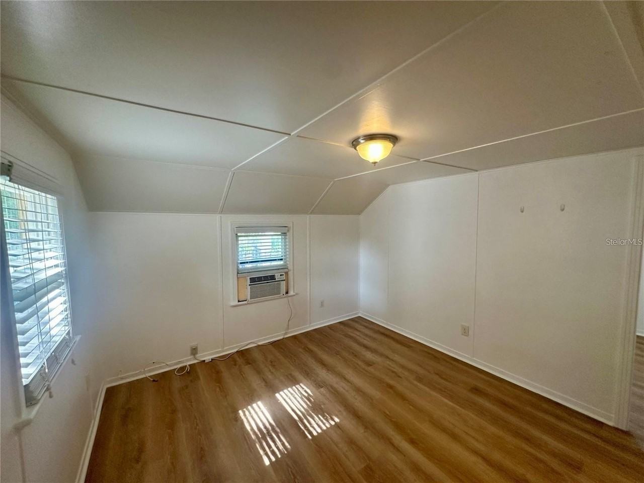 15 1/2 4th St N - Photo 5 of 27
