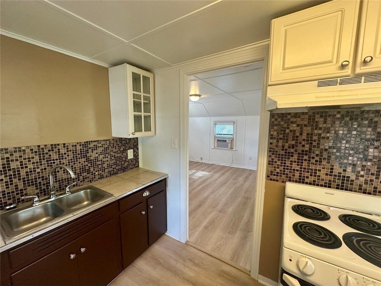 15 1/2 4th St N - Photo 7 of 27