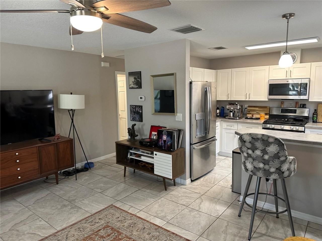 1119 Beverly Ave - Photo 7 of 24