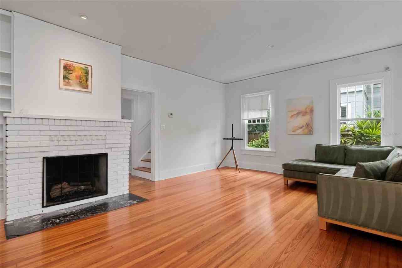 126 8th Ave Ne - Photo 4 of 50