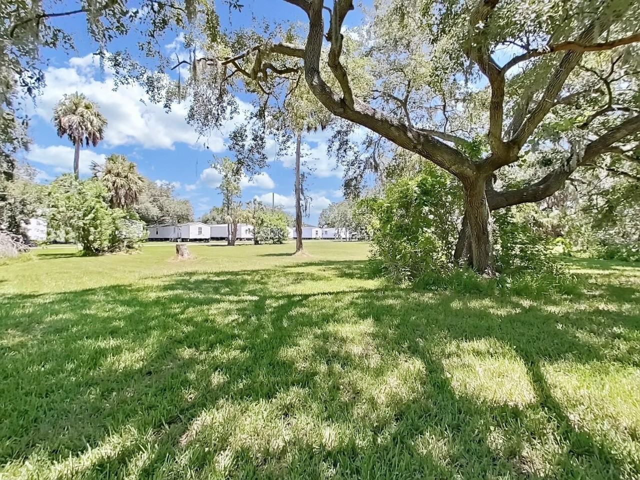 6330 Eugene Acres Ln - Photo 4 of 18