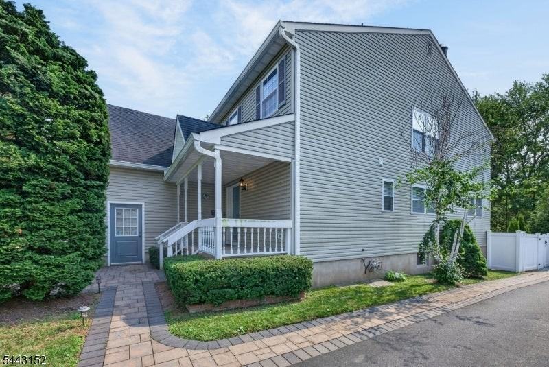 408 Prospect Ave - Photo 2 of 37