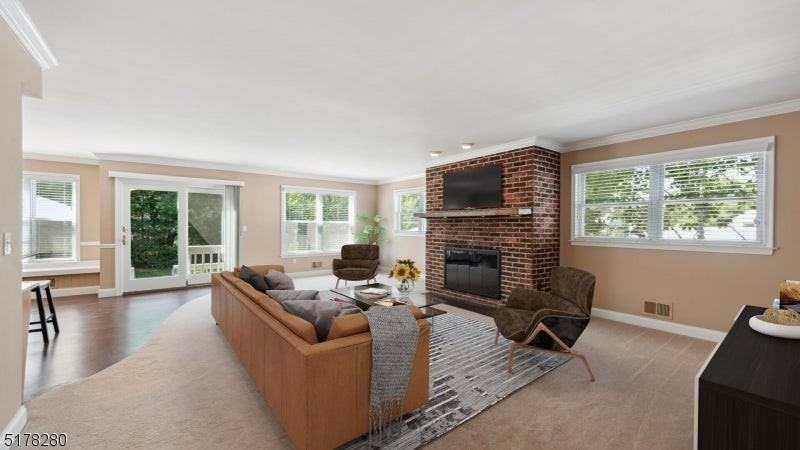 408 Prospect Ave - Photo 6 of 37