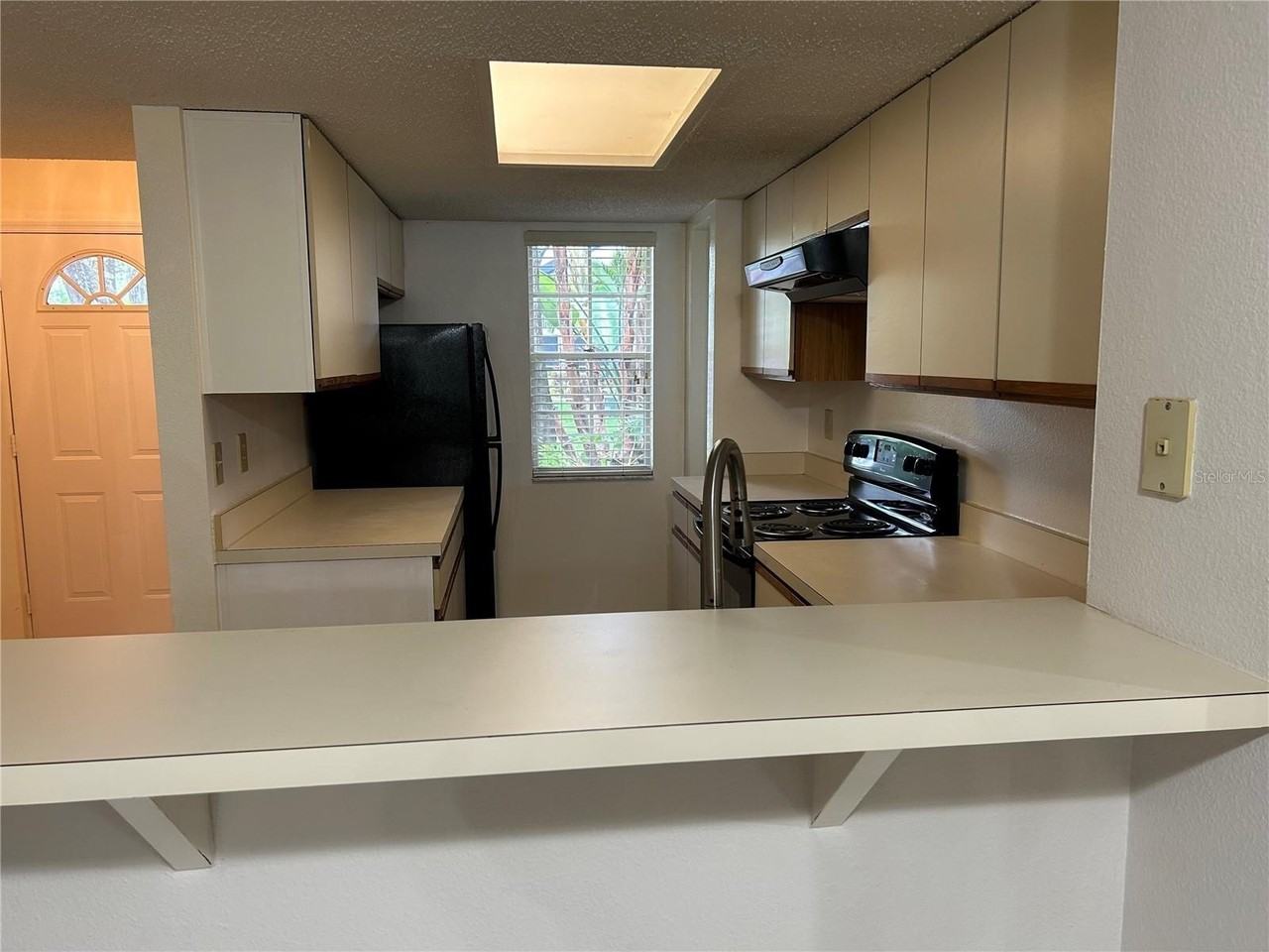 2143 Fox Chase Blvd - Photo 6 of 25