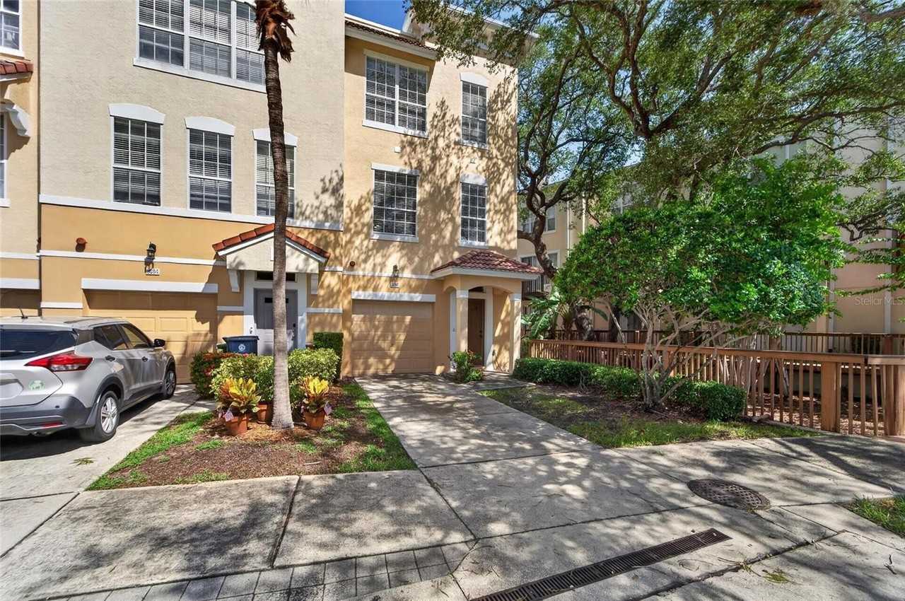 3186 Bayshore Oaks Dr - Photo 3 of 50