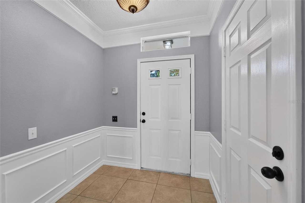 3186 Bayshore Oaks Dr - Photo 5 of 50