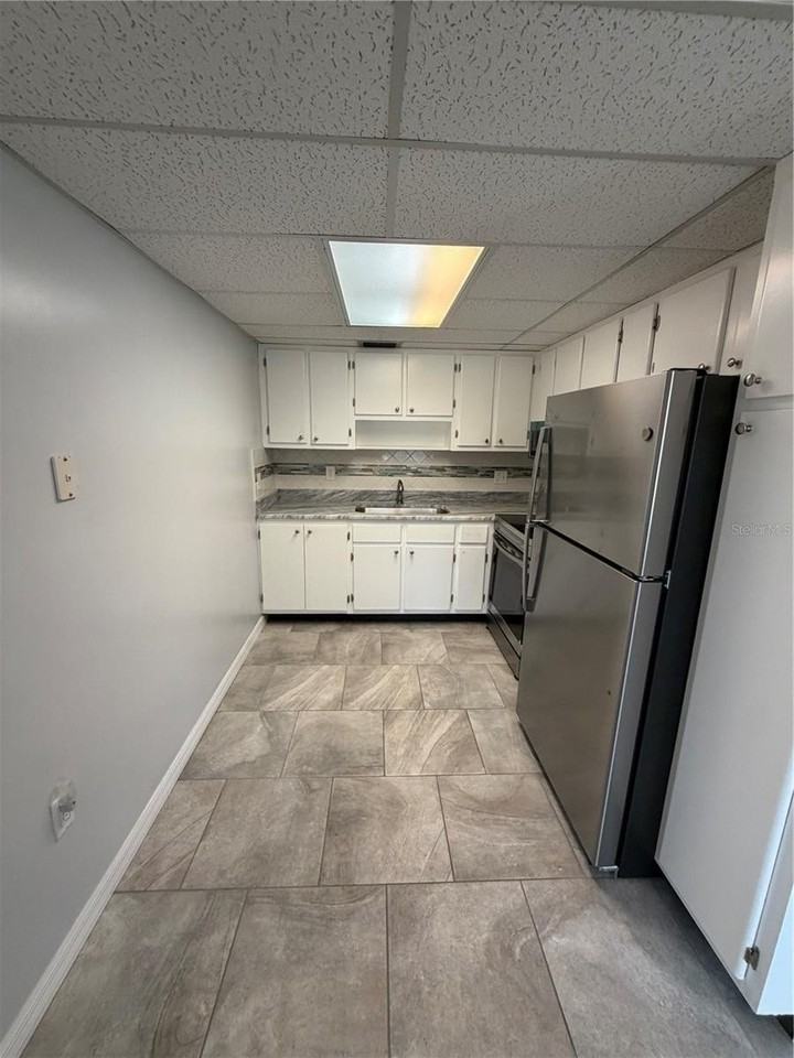 8402 111th St #203 - Photo 5 of 23