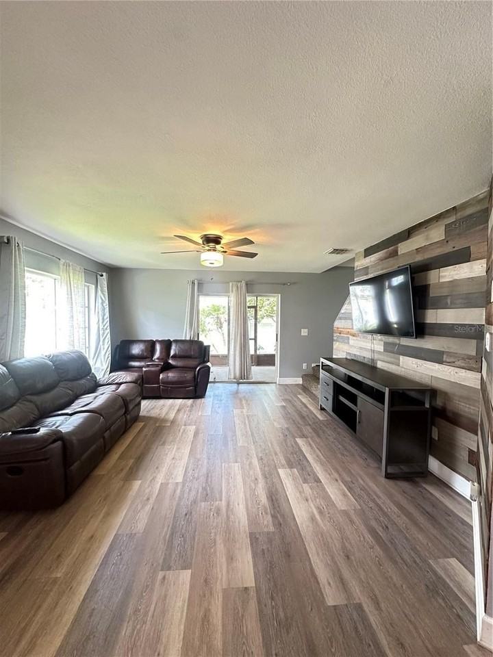 2235 Fluorshire Dr - Photo 2 of 14