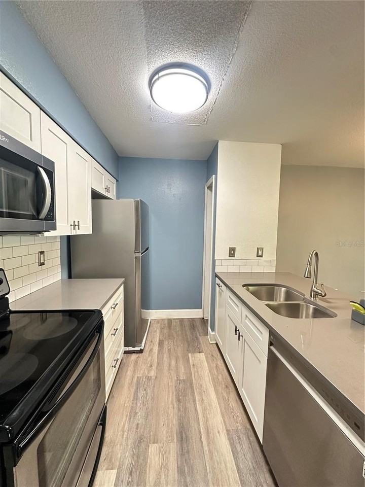 2235 Fluorshire Dr - Photo 5 of 14