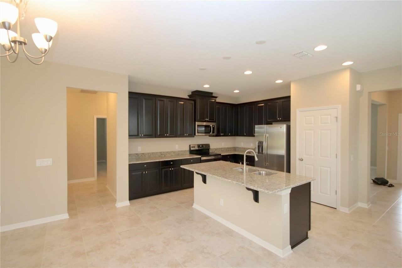11415 Acacia Grove Ln - Photo 2 of 23