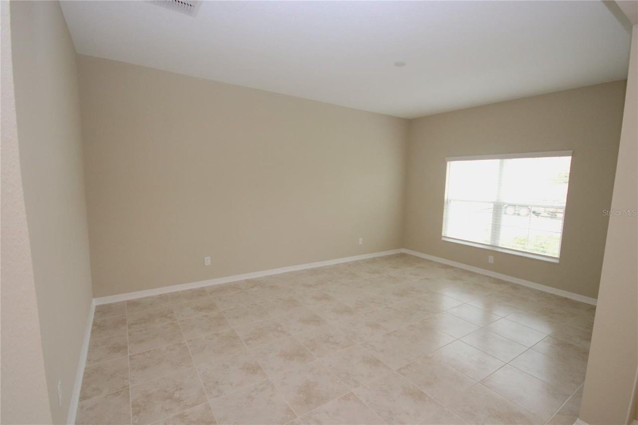 11415 Acacia Grove Ln - Photo 4 of 23