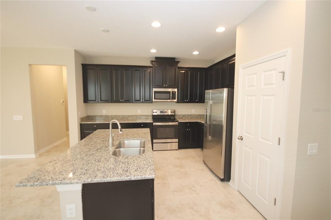 11415 Acacia Grove Ln - Photo 5 of 23