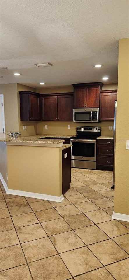 2914 Royal Tuscan Ln - Photo 5 of 36