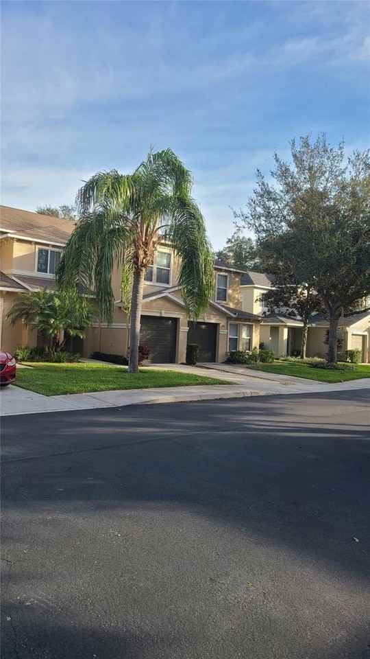 2914 Royal Tuscan Ln - Photo 6 of 36