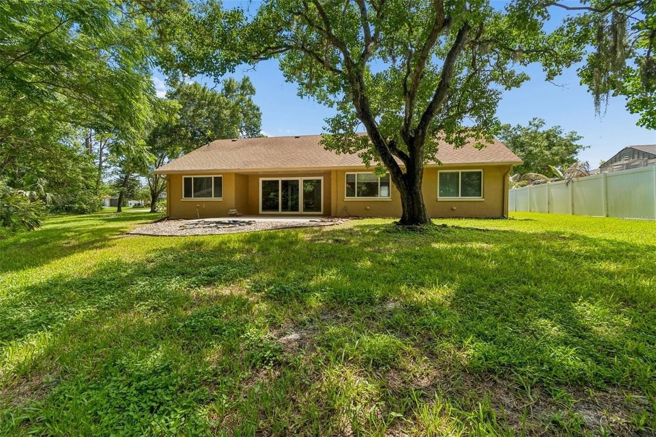 15109 Springview St - Photo 2 of 31