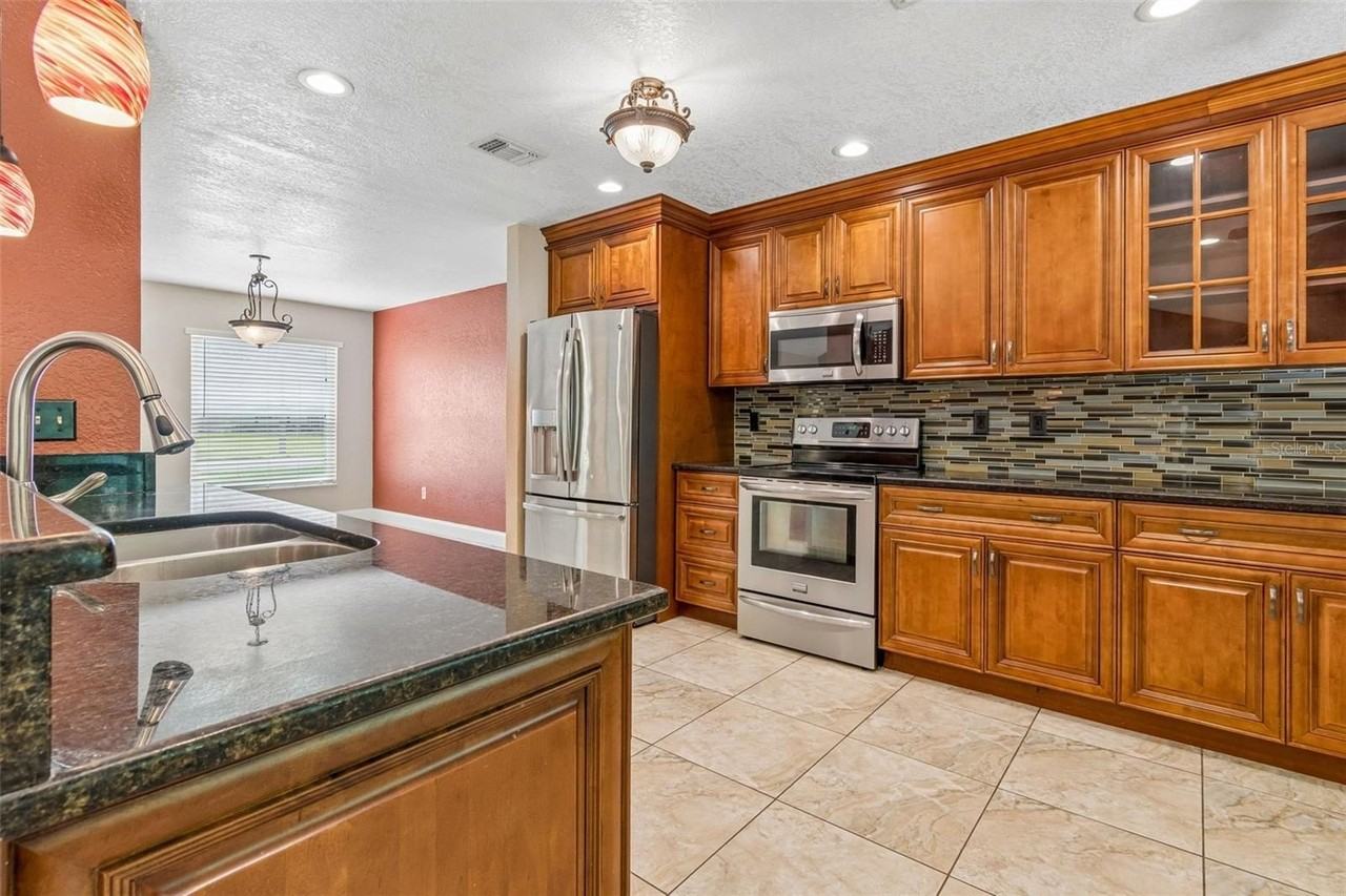 15109 Springview St - Photo 3 of 31