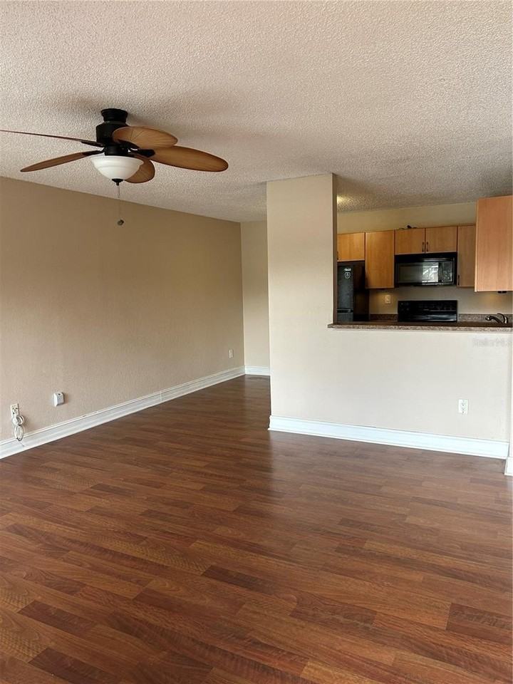 21027 Voyager Blvd #7 - Photo 4 of 23