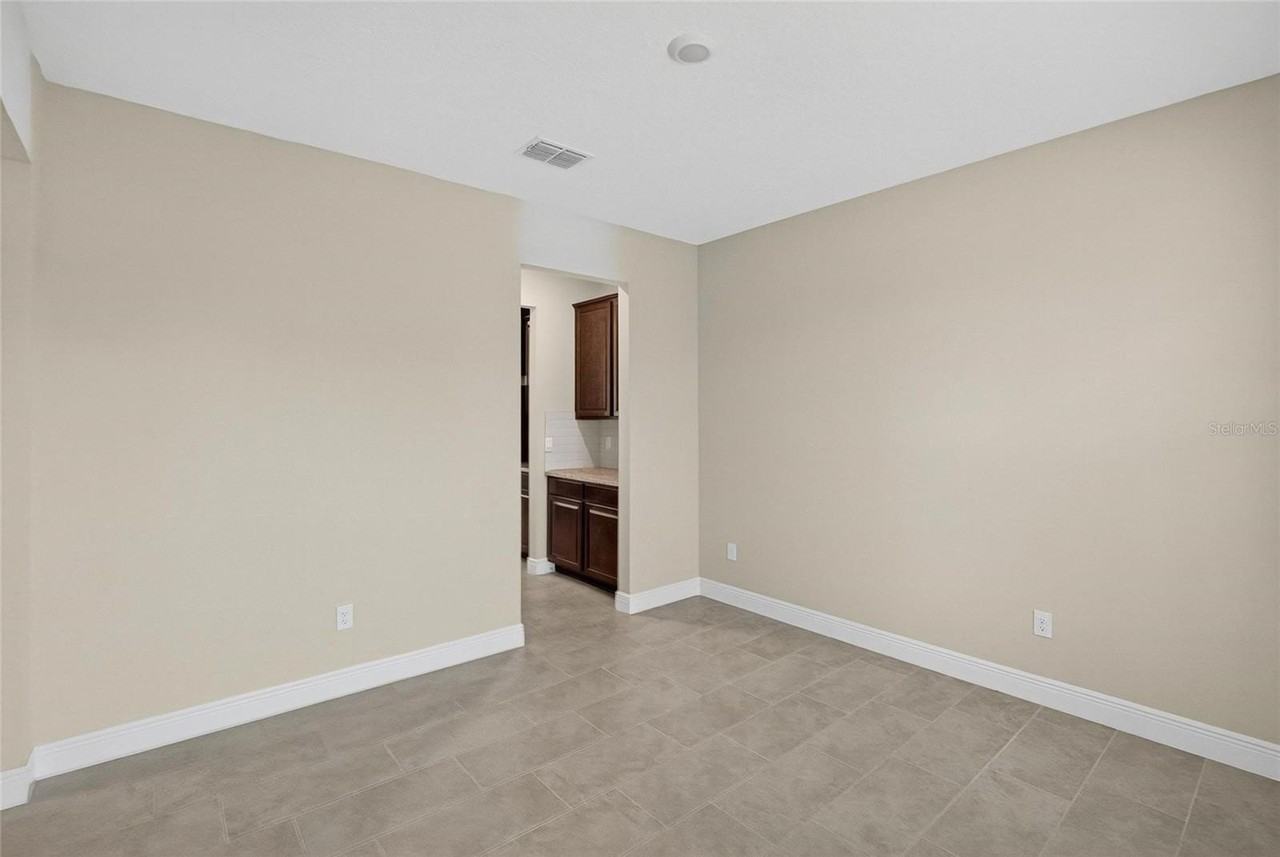 2546 Warren Acres Blvd - Photo 6 of 50