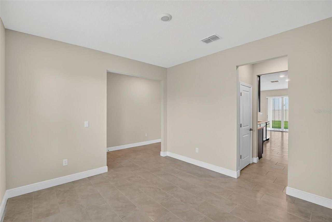 2546 Warren Acres Blvd - Photo 7 of 50